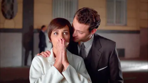 La sorpresa de Carlos que deja a Ana sin palabras La sorpresa de Carlos que deja a Ana sin palabras