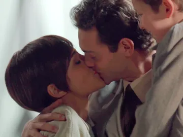 Ana acepta casarse con Carlos: “Hagámoslo” Ana acepta casarse con Carlos: “Hagámoslo”