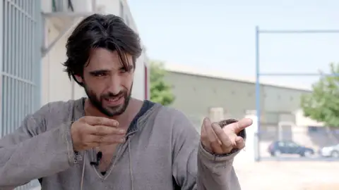 Pasamos un día de rodaje con Aitor Luna como Arnau Estanyol Pasamos un día de rodaje con Aitor Luna como Arnau Estanyol