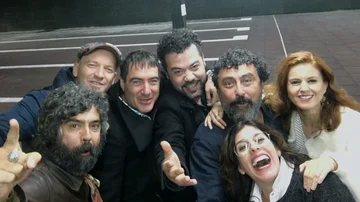 Frame 33.348864 de: Un selfie final para terminar con el reencuentro de Los Hombres de Paco