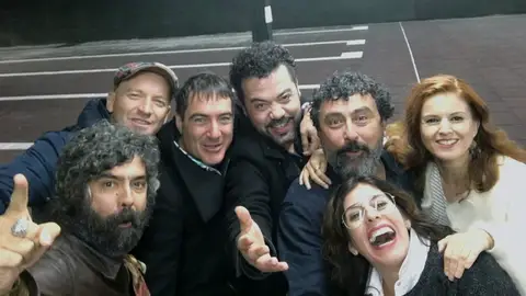 Frame 33.348864 de: Un selfie final para terminar con el reencuentro de Los Hombres de Paco Frame 33.348864 de: Un selfie final para terminar con el reencuentro de Los Hombres de Paco
