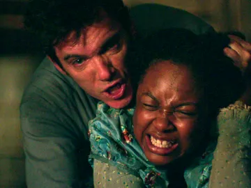Tom Lea abusa sexualmente de Kizzy, la hija de Kunta Kinte Tom Lea abusa sexualmente de Kizzy, la hija de Kunta Kinte