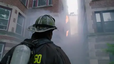 Frame 17.608047 de: El cuerpo de bomberos, principales víctimas de este incendio Frame 17.608047 de: El cuerpo de bomberos, principales víctimas de este incendio