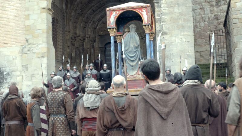 ‘La Catedral del Mar’ invade Sos del Rey Católico y duplica sus habitantes