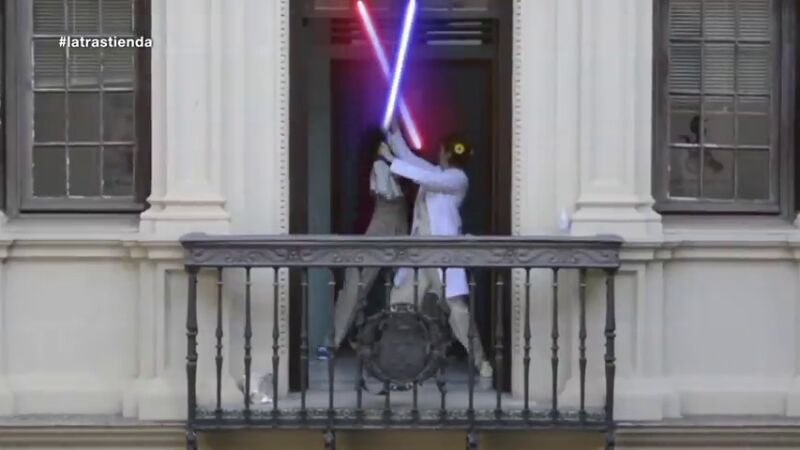 Ángela y Dolores pelean como dos guerreros jedi