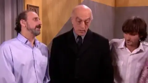 Un exorcista para limpiar de fantasmas la comunidad Un exorcista para limpiar de fantasmas la comunidad