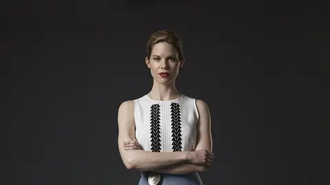 Mariana Klaveno es Janice Lawrence Mariana Klaveno es Janice Lawrence