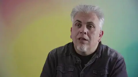 Toni Bestard, habla de 'Background': "Es una historia común en un univierso peculiar" Toni Bestard, habla de 'Background': "Es una historia común en un univierso peculiar"