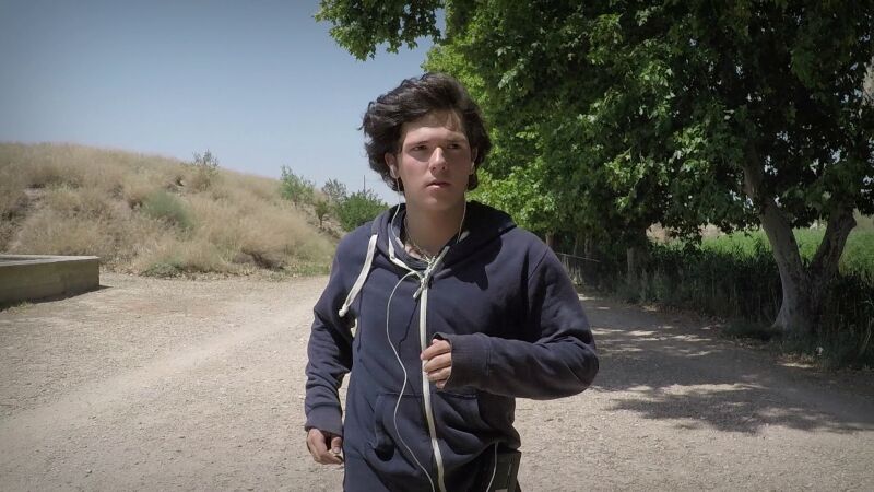 Disfruta del capítulo 2 al completo de 'Por muchas razones': Jota decide si quiere seguir escuchando las grabaciones