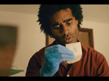 Aurelién arriesga su puesto escondiendo una pista del posible asesino, ¿lo descubrirán Gaëlle y Melissa? Aurelién arriesga su puesto escondiendo una pista del posible asesino, ¿lo descubrirán Gaëlle y Melissa?