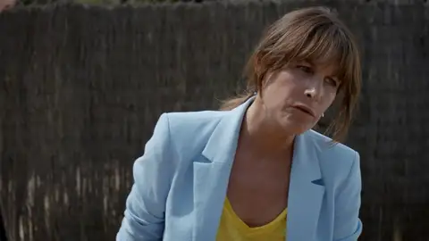 ¿Asesinato o accidente? La dueña del zoo aparece muerta dentro de la jaula de los leopardos ¿Asesinato o accidente? La dueña del zoo aparece muerta dentro de la jaula de los leopardos