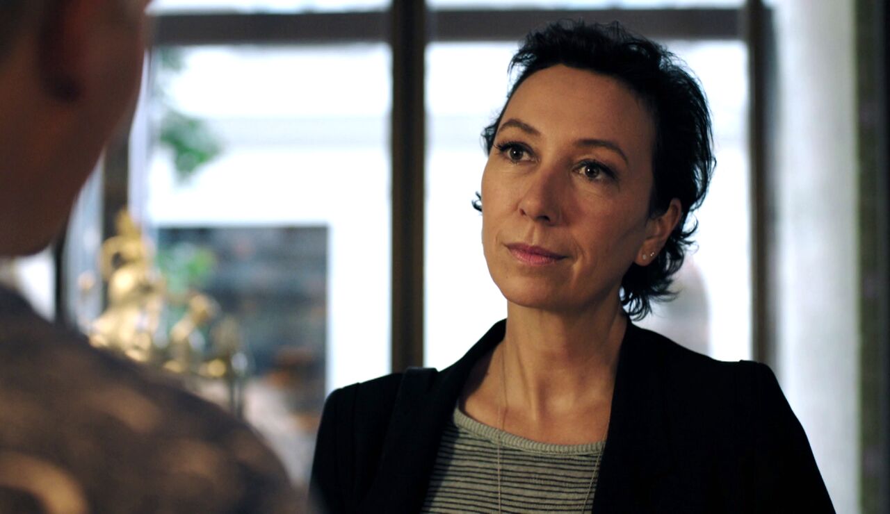 Schnell necesita un traductor de hindi y... &iexcl;la timan!