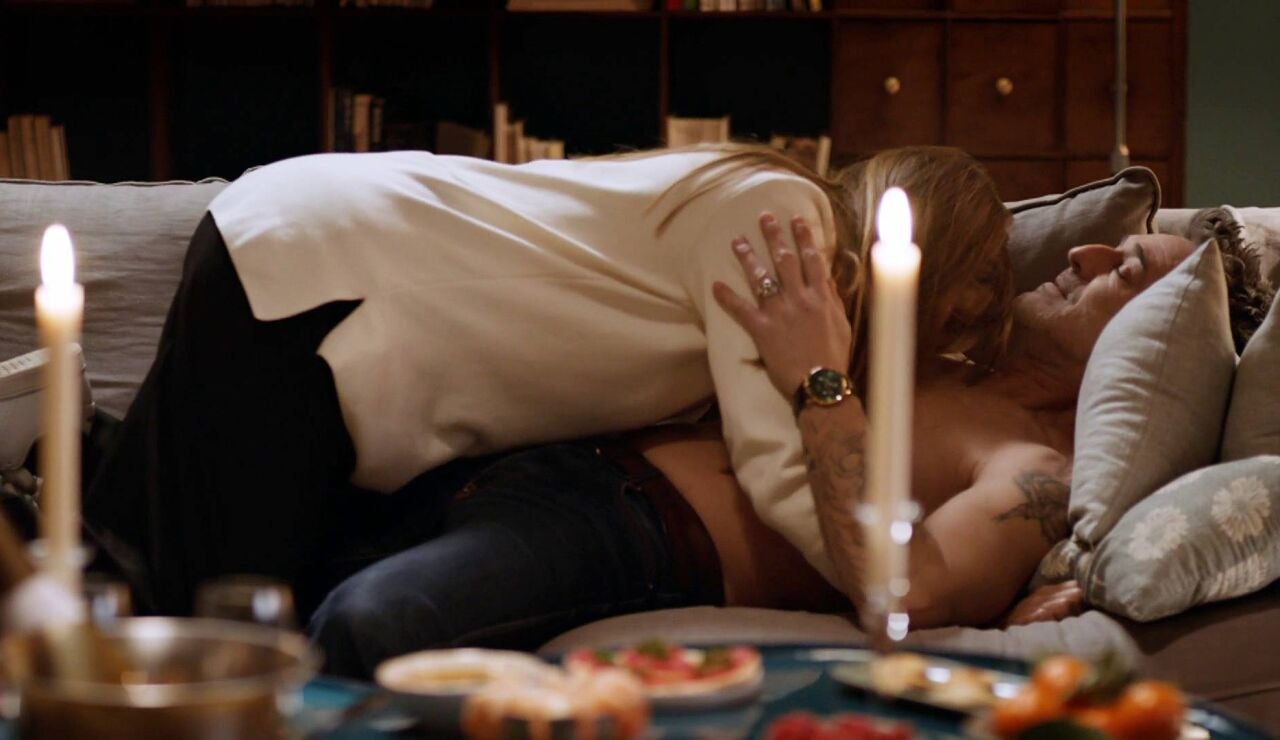 Confesiones inesperadas: L&eacute;a y Paul reavivan su amor tras a&ntilde;os de separaci&oacute;n y tensiones laborales 