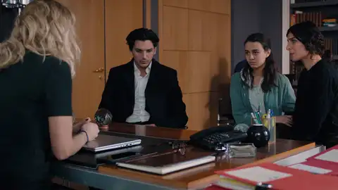 Un tiroteo en un refugio para mujeres revela el pasado oculto del comisario Sarahoui Un tiroteo en un refugio para mujeres revela el pasado oculto del comisario Sarahoui