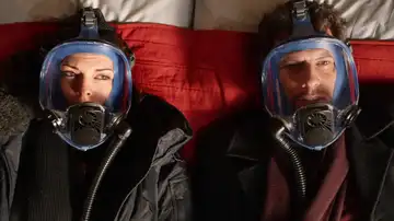 Forever - Henry Morgan y Jo hacen la prueba que sufrió una víctima para ver si mueren o no Forever - Henry Morgan y Jo hacen la prueba que sufrió una víctima para ver si mueren o no