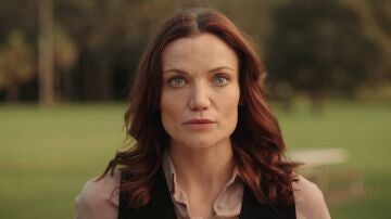 Regreso al paraíso - Mackenzie Clarke acepta investigar la muerte de un hombre en Dolphin cove Regreso al paraíso - Mackenzie Clarke acepta investigar la muerte de un hombre en Dolphin cove