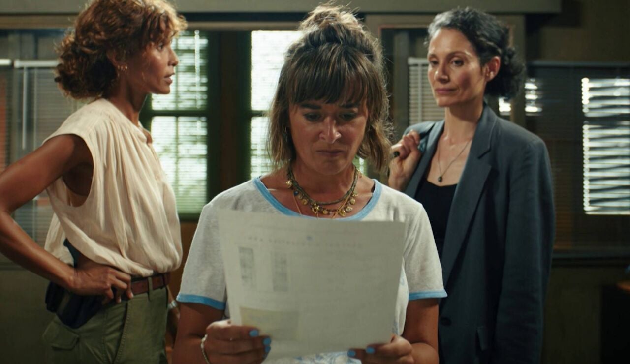 Crimen en el tr&oacute;pico - Melissa y Gaelle dan la bienvenida a una asesina en su comisar&iacute;a, sin saberlo