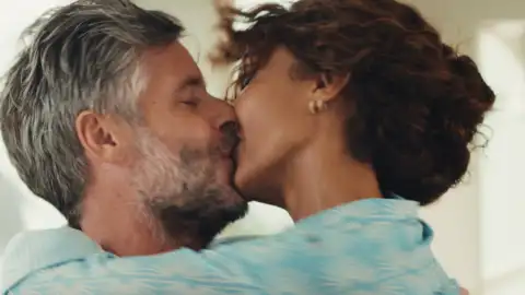 Crimen en el trópico - Melissa pide a Arnault que se case con él Crimen en el trópico - Melissa pide a Arnault que se case con él