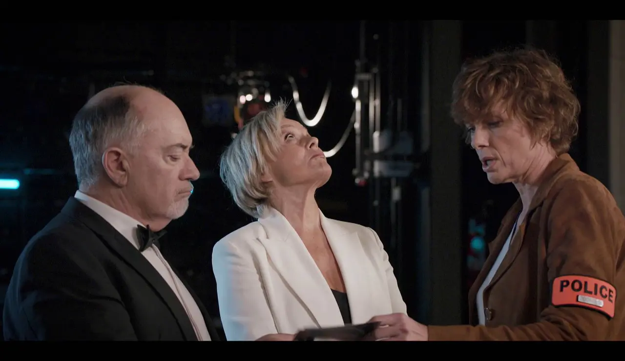 Louise Arbus presencia la trágica muerte de una bailarina en pleno estreno de El lago de los cisnes