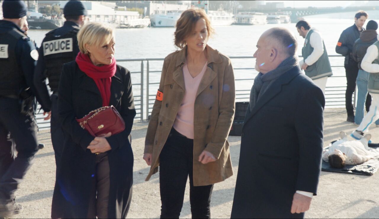 Una vidente muerta vestida de novia a los pies de la Torre Eiffel: &iquest;celos o algo m&aacute;s?