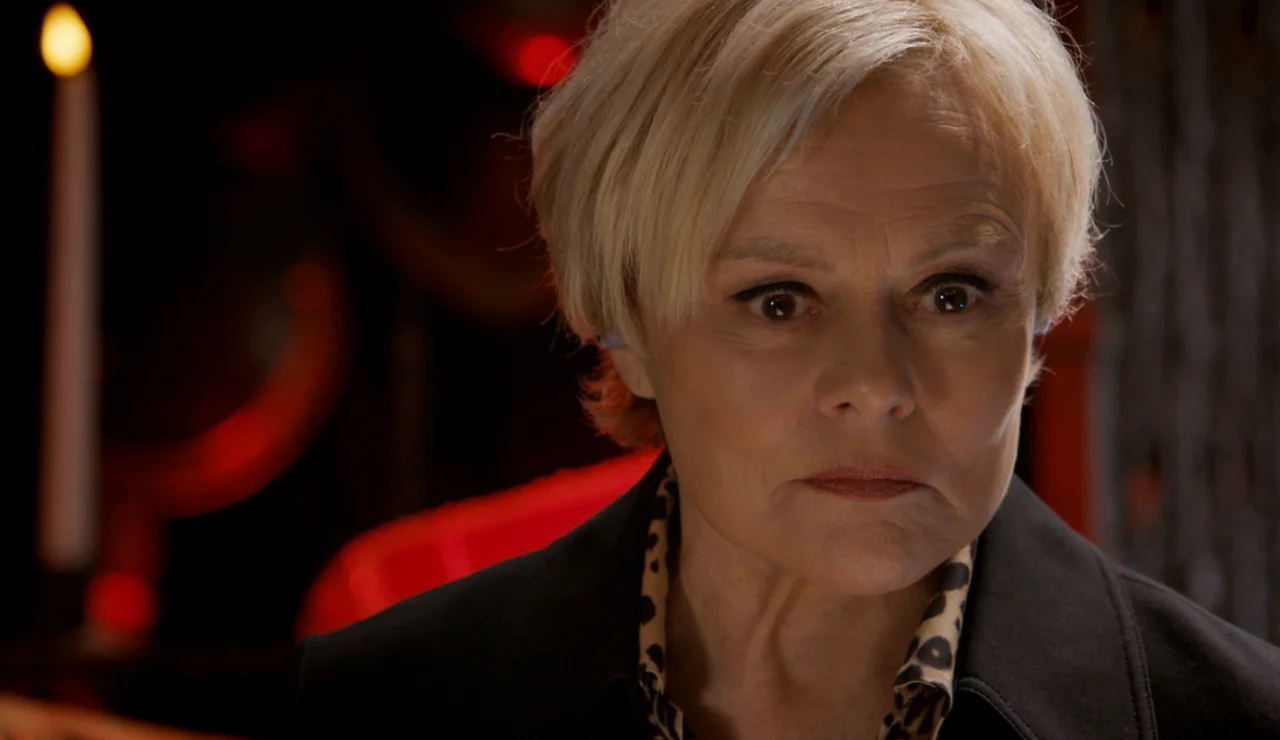 Master crimes - Louise Arbus debe averiguar qué es real y qué ficción en este juego inmersivo