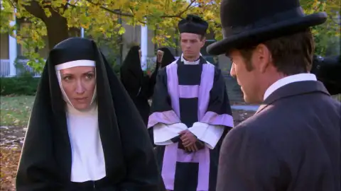 Murdoch investiga el asesinato de un sacerdote en un convento dirigido por su hermana, a la que no ve desde hace dos décadas Murdoch investiga el asesinato de un sacerdote en un convento dirigido por su hermana, a la que no ve desde hace dos décadas
