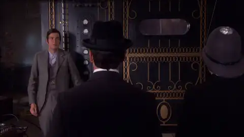 El detective William Murdoch investiga a un hombre que asegura poder viajar al futuro y evitar tragedias El detective William Murdoch investiga a un hombre que asegura poder viajar al futuro y evitar tragedias