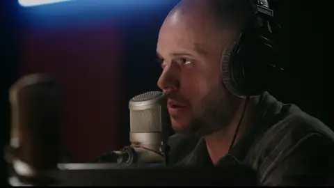 Un asesino en serie atemoriza la población al entrar en directo por la radio Un asesino en serie atemoriza la población al entrar en directo por la radio